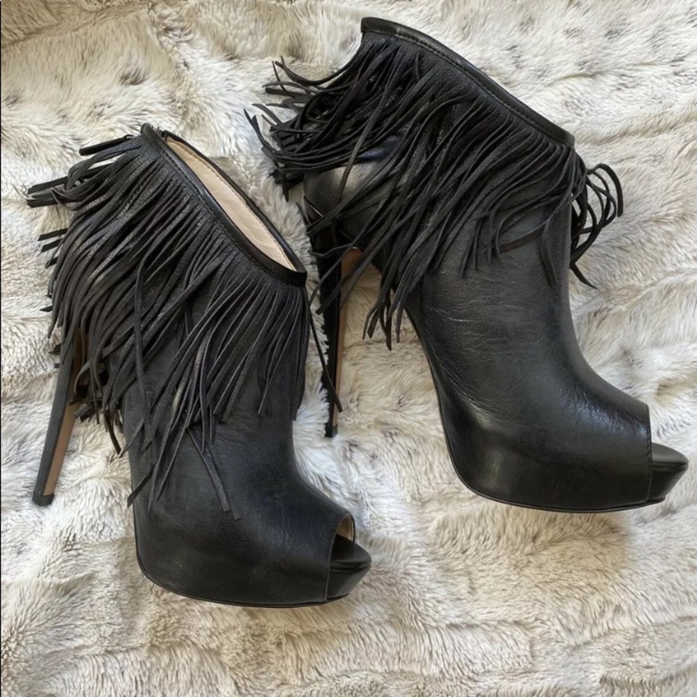 Boutique 9 Black Leather heel Fringe Bootie Size 8
